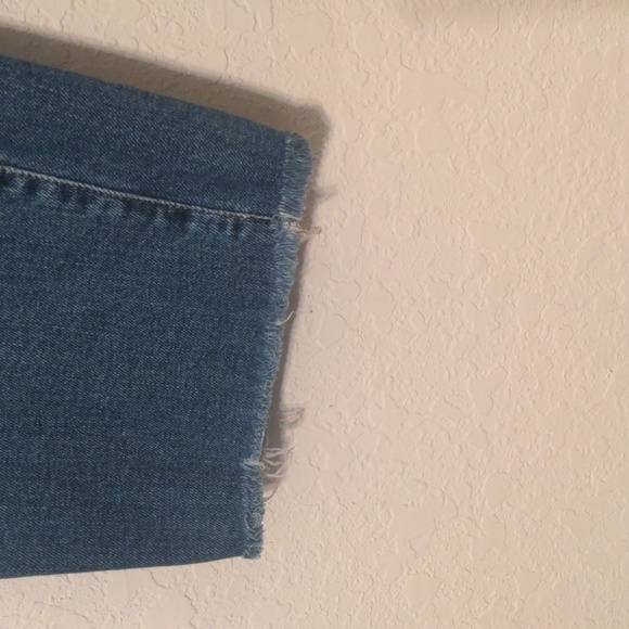 Old Navy Light Blue Frayed Hem High Rise Denim Jeans. Size 10 P - Picture 4 of 8